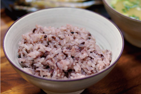 黒米炊くとこんな感じに。