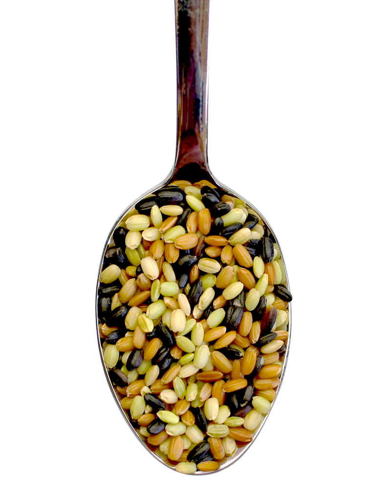 スプーンで計量する。